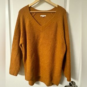 American Eagle Oversized V-Neck Sweater Size Small